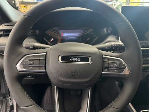 New 2026 Jeep Compass Limited image 18
