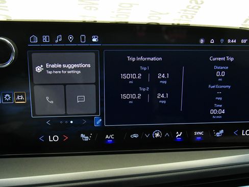 Used 2024 Chevrolet Traverse LT FWD image 28