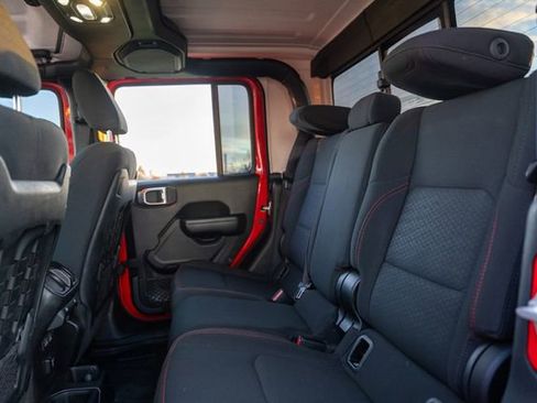 Used 2020 Jeep Gladiator Rubicon w/ Cold Weather Group image 18