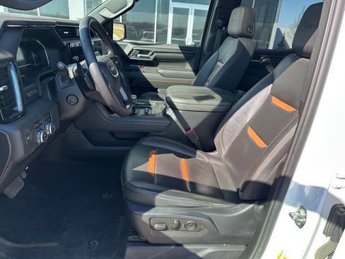 Used 2024 GMC Sierra 1500 AT4 w/ Technology Package AWD/4WD image 14