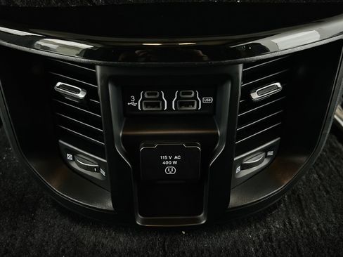 Used 2020 RAM 2500 Big Horn w/ Level 2 Equipment Group AWD/4WD image 17