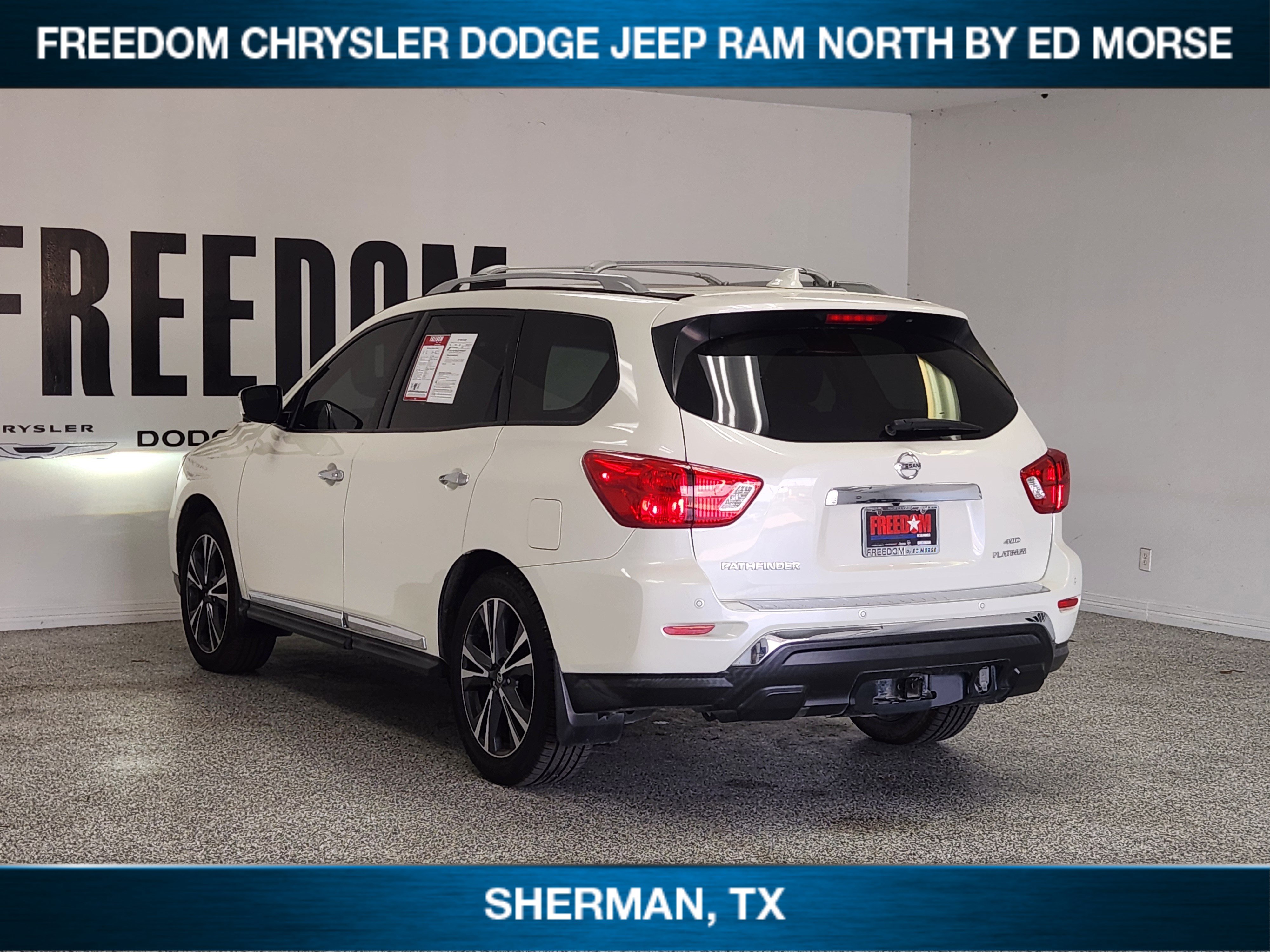 Used 2020 Nissan Pathfinder Platinum w/ Cargo Package AWD/4WD image 3