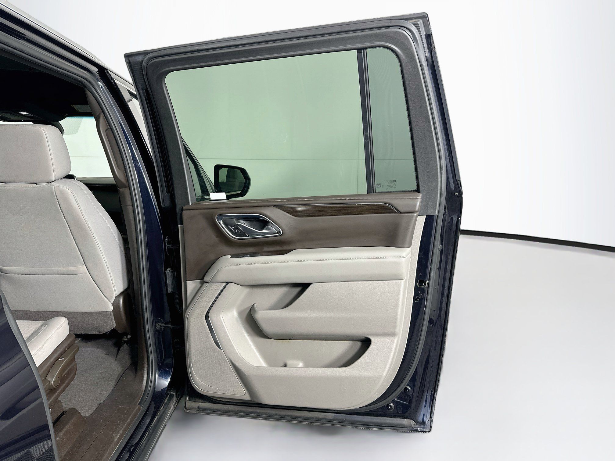 Used 2022 GMC Yukon XL SLE AWD/4WD image 29