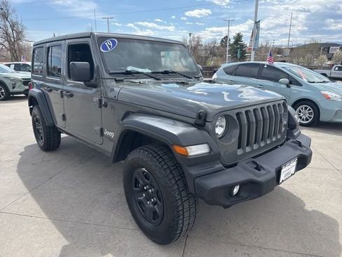 Used 2019 Jeep Wrangler Unlimited Sport image 3