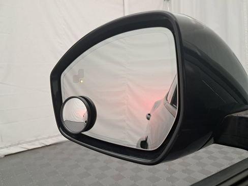 Used 2020 Jaguar E-PACE SE image 14