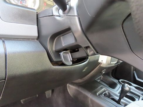 Used 2018 RAM 2500 Tradesman w/ Chrome Appearance Group image 31