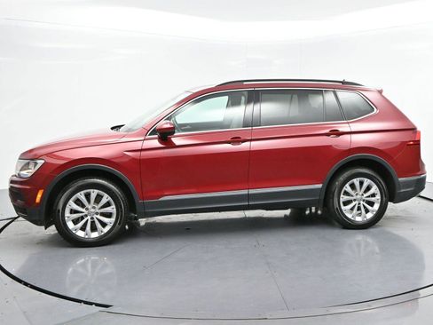 Used 2018 Volkswagen Tiguan SE w/ Panoramic Sunroof Package FWD image 4