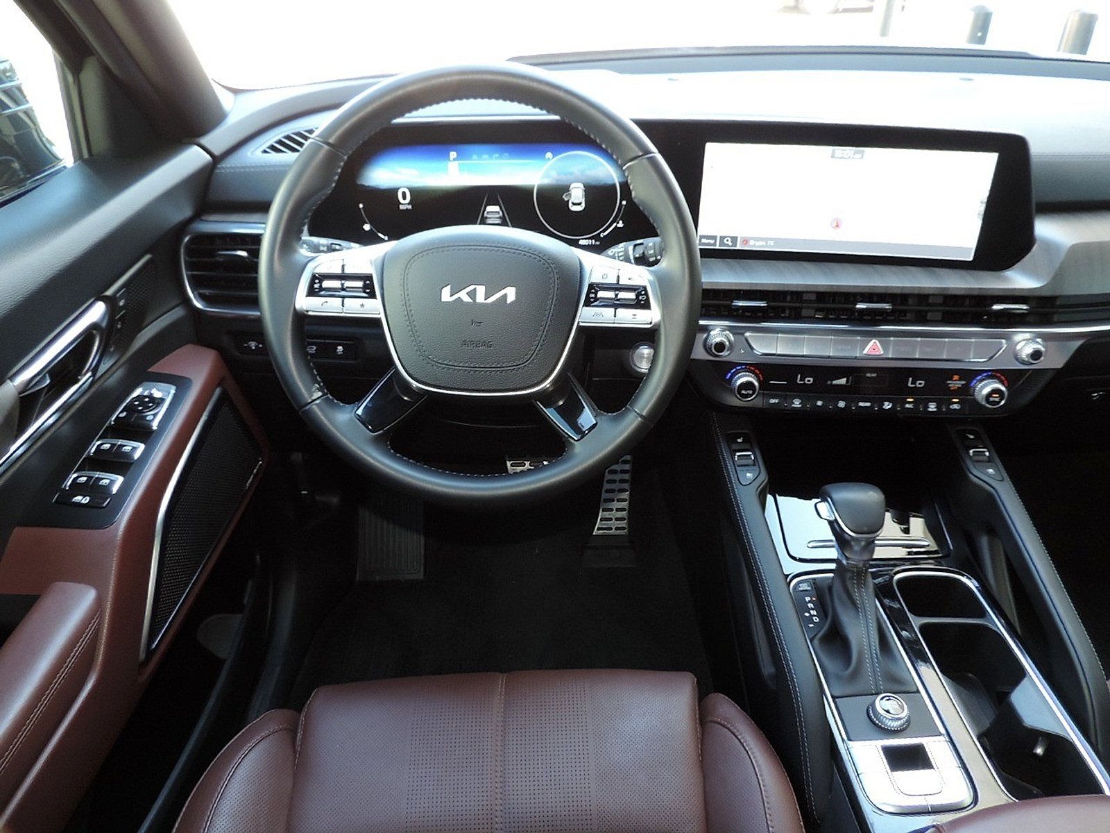 Used 2024 Kia Telluride SX w/ Towing Package FWD image 17