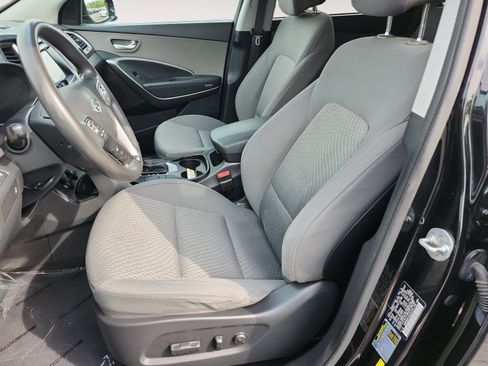 Used 2017 Hyundai Santa Fe SE AWD/4WD image 10