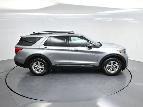 Used 2022 Ford Explorer XLT RWD image 44
