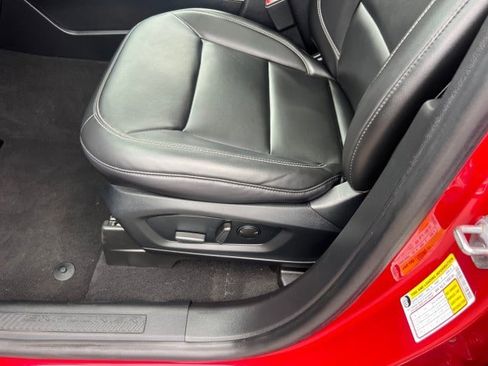 Certified 2022 Ford Explorer XLT w/ Equipment Group 202A image 8