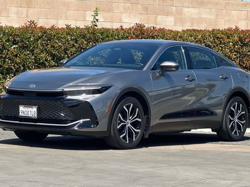 Used 2025 Toyota Crown XLE w/ Carpet Mat Package (TMS) image 8