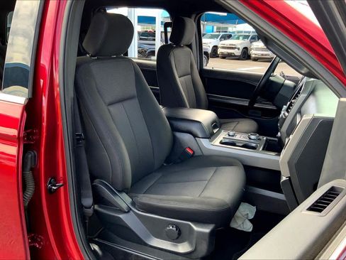 Used 2019 Ford Expedition XLT image 8