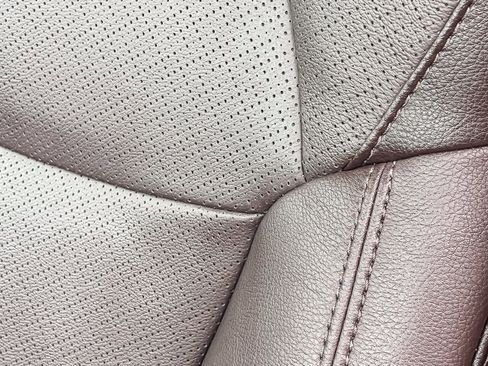 Used 2024 Toyota Sienna Platinum image 24