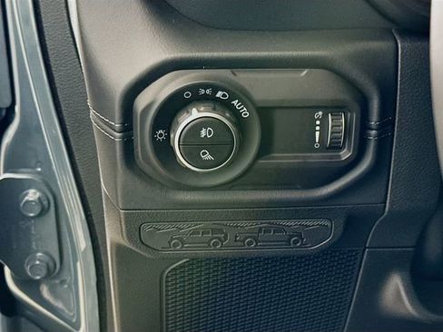 New 2025 Jeep Gladiator Sport image 10