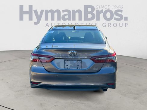 Used 2021 Toyota Camry XLE w/ Navigation Package image 4