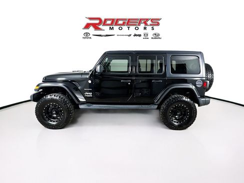 Used 2020 Jeep Wrangler Unlimited Sahara AWD/4WD image 4