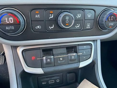 Used 2024 GMC Terrain SLE w/ Driver Convenience Package AWD/4WD image 55