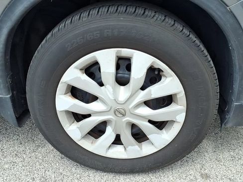 Used 2018 Nissan Rogue S FWD image 19
