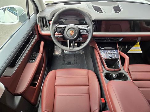 New 2026 Porsche Cayenne S image 14
