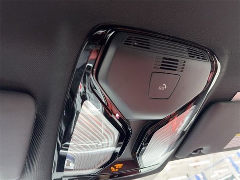 Used 2024 BMW M4 Competition w/ M Carbon Exterior Package image 37