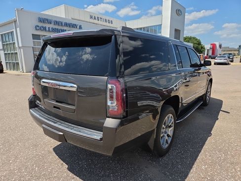 Used 2019 GMC Yukon XL Denali w/ Open Road Package AWD/4WD image 5