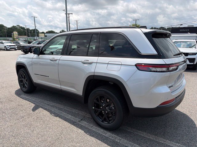New 2026 Jeep Grand Cherokee Altitude AWD/4WD image 5