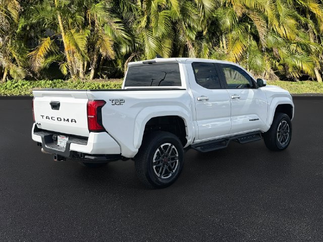 Used 2025 Toyota Tacoma TRD Sport AWD/4WD image 4