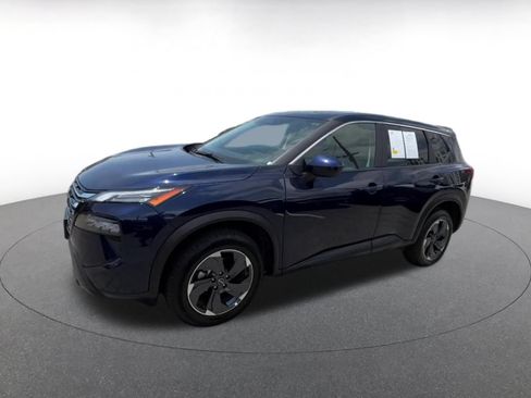 Used 2025 Nissan Rogue SV FWD image 8