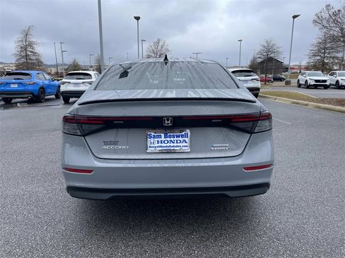 Used 2024 Honda Accord Sport image 4