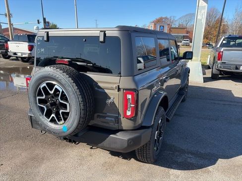 New 2025 Ford Bronco Outer Banks image 6