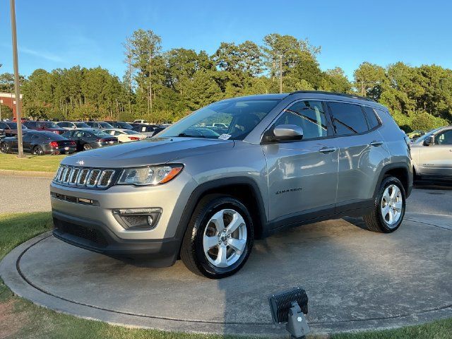 Used 2021 Jeep Compass Latitude w/ Sun and Sound Group FWD image 3