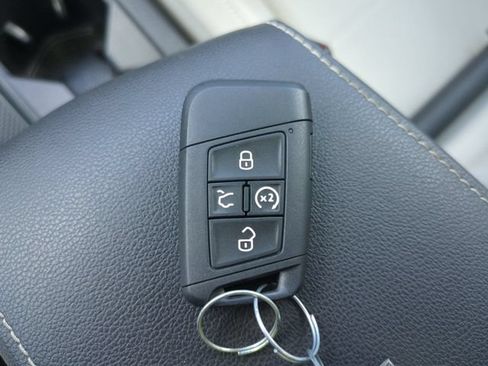 Used 2021 Volkswagen Tiguan S FWD image 37