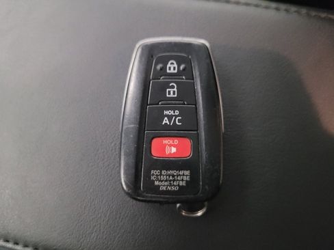 Used 2017 Toyota Prius Prime Plus FWD image 32