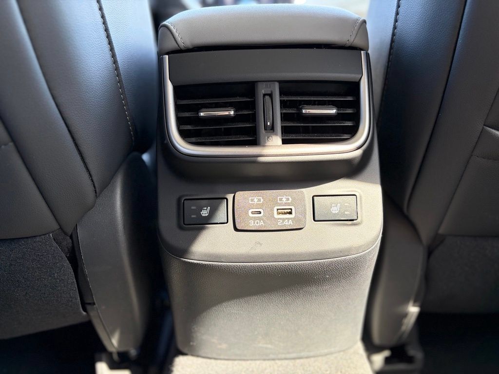 Used 2024 Subaru Outback Limited AWD/4WD image 17