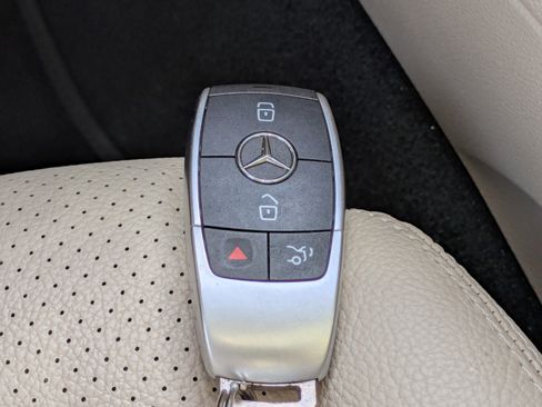 Used 2021 Mercedes-Benz GLC 300 image 29