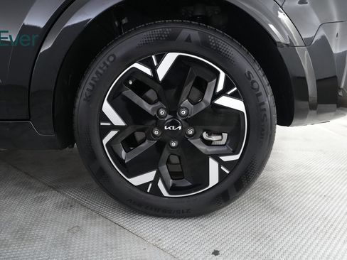 Used 2023 Kia Niro Wind FWD image 9