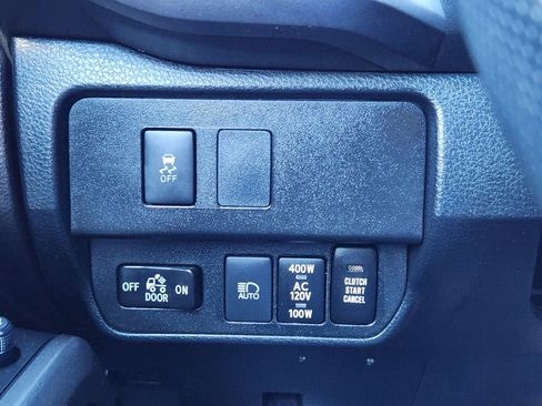 Used 2020 Toyota Tacoma TRD Off-Road w/ Technology Package image 18