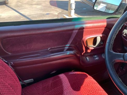 Used 1998 Chevrolet Silverado 1500 4x4 Regular Cab w/ Preferred Equipment Group 2 image 22