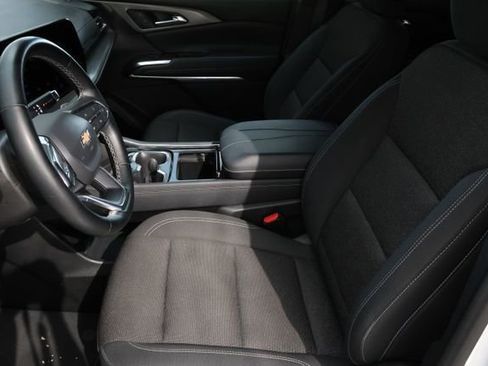 Used 2024 Chevrolet Traverse LT image 8