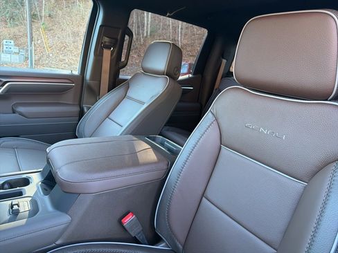 New 2026 GMC Sierra 1500 Denali image 9