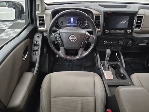Used 2022 Nissan Frontier SV image 11