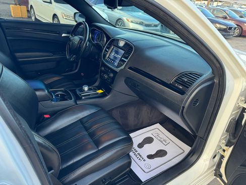 Used 2018 Chrysler 300 S w/ 300S Alloy Edition image 10