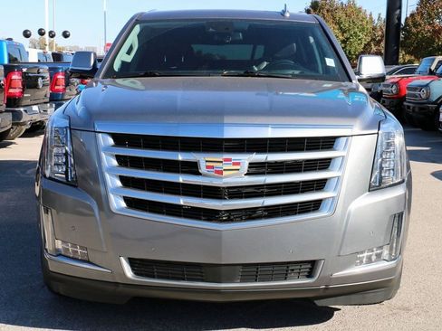 Used 2020 Cadillac Escalade ESV Premium Luxury image 3