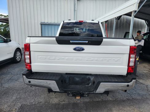 Used 2022 Ford F250 Lariat image 3