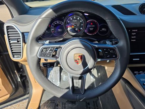 Used 2023 Porsche Cayenne Platinum Edition AWD/4WD image 27
