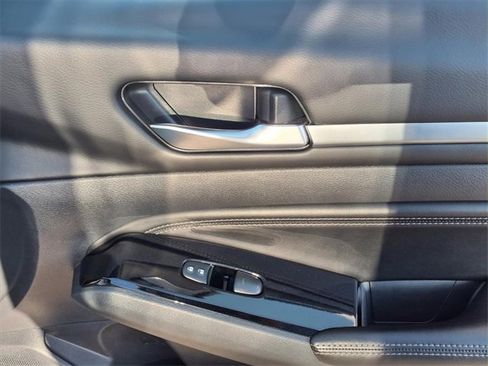 Used 2023 Nissan Altima 2.5 SL image 79