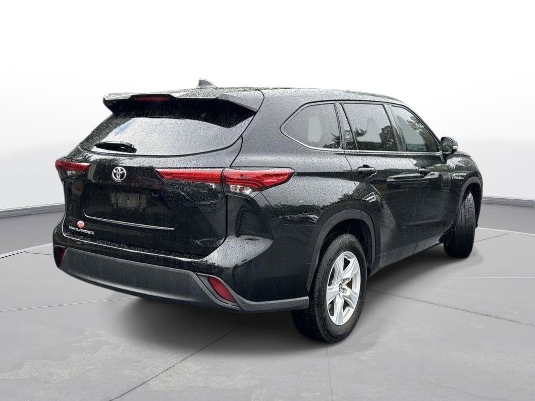 Used 2023 Toyota Highlander L FWD image 48