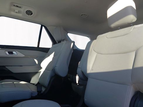 New 2026 Ford Explorer Active w/ Active Comfort Package image 13