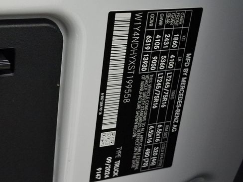 Used 2025 Mercedes-Benz Sprinter 2500 image 25